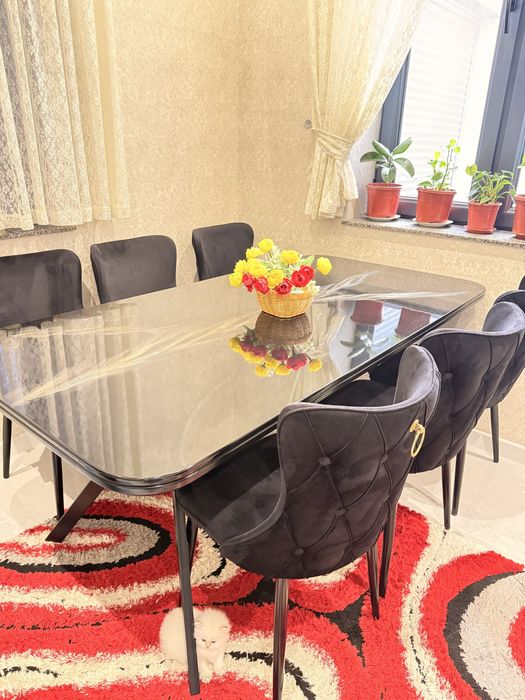 На продаже стол стулья