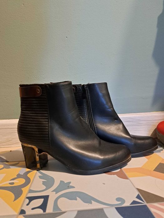 Продавам женски обувки