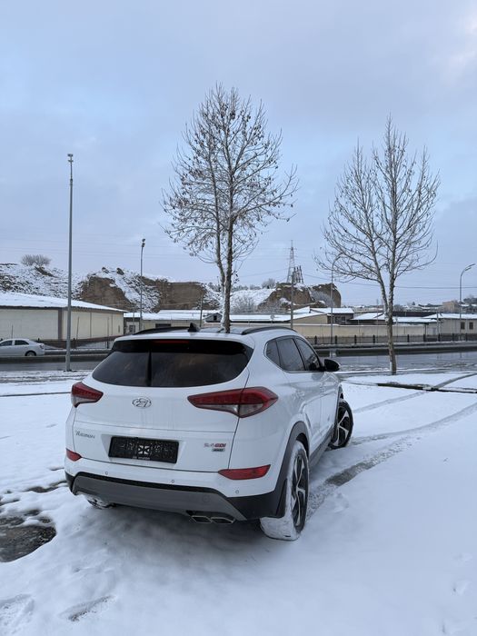 Hyundai Tucson 2017, zo’r holatda