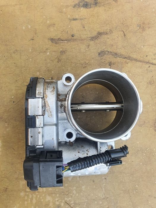 Clapeta acceleratie volvo xc 70,xc60,motor 2,4 d d5 bi-turbo euro 5