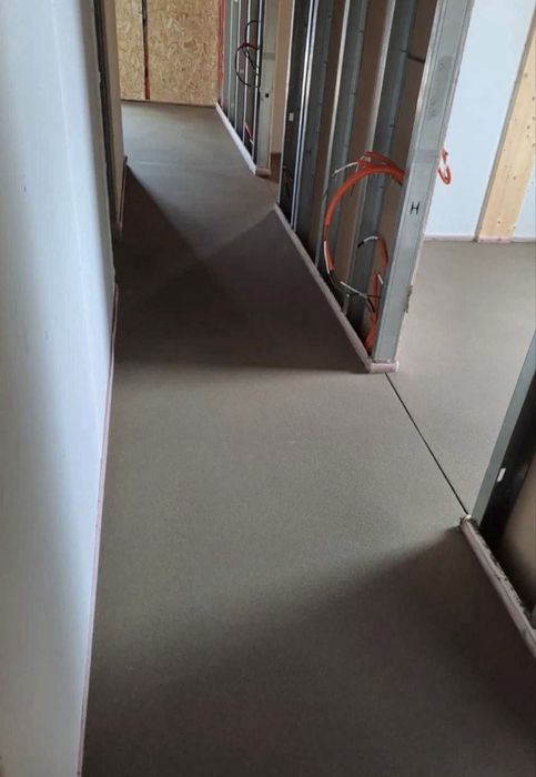 Стяжка полусухая