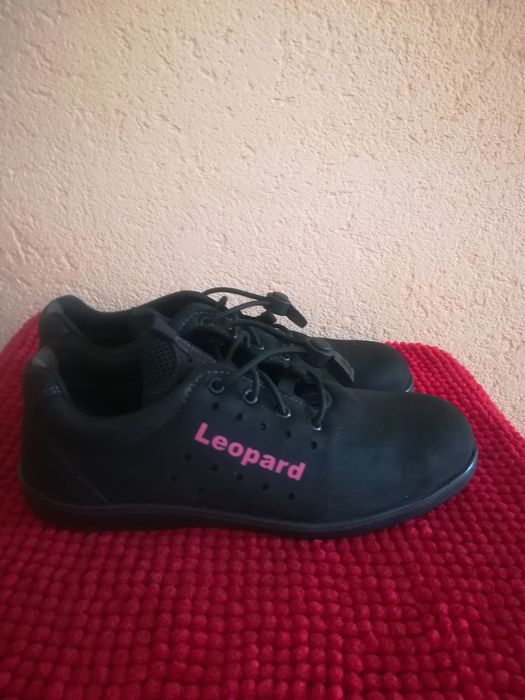 Pantofi noi cu protecție nr 39 Leopard