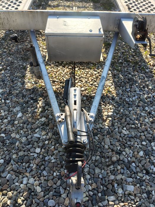 Platforma 2 pozitii,3 axe,9 metrii aluminiu 2400 euro