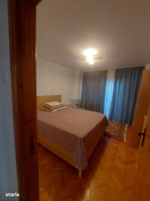 Vanzare apartament 3 camere, zona Tribunalul Nou Targoviste