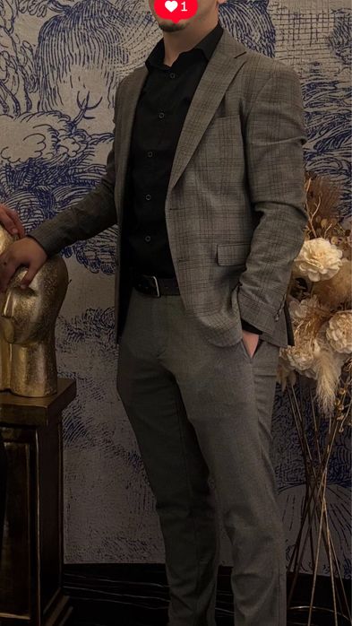 Costum elegant barbati