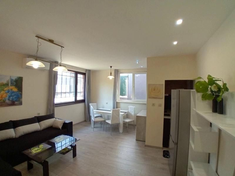 Дава се под наем Двустаен апартамент в София, Триъгълника - 46 кв.м за 450 € - Снимка #2