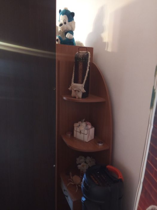 Холна секция запазена.