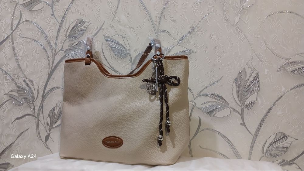 Хитой оргинал, сифати ало, достафка туманингиз почта булимигача текин.