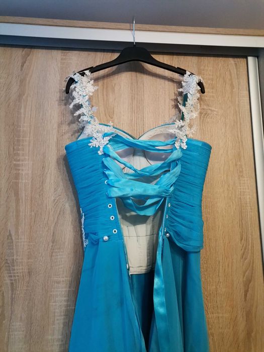 Бална Рокля / веднъж облечена / -  200 лв