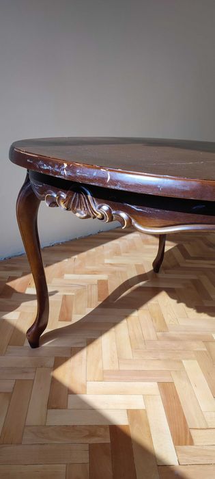 Масивна трапезна маса