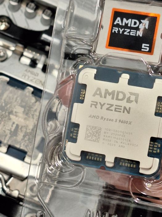 Procesor AMD AM5 Ryzen 5 8400f, aproape nou, full box