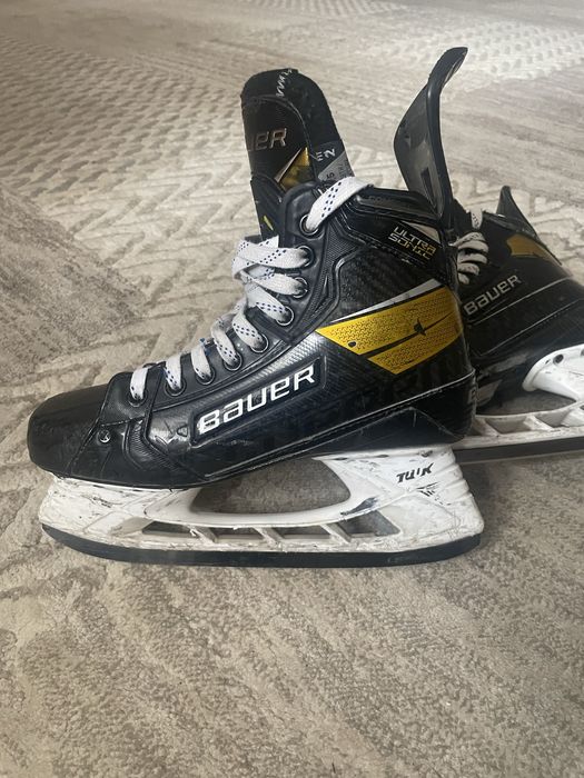 Коньки хоккейные