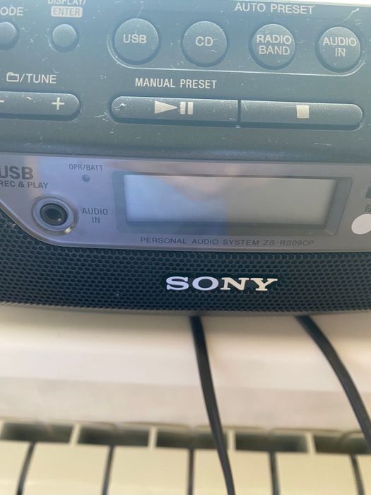 Магнитофон SONY.