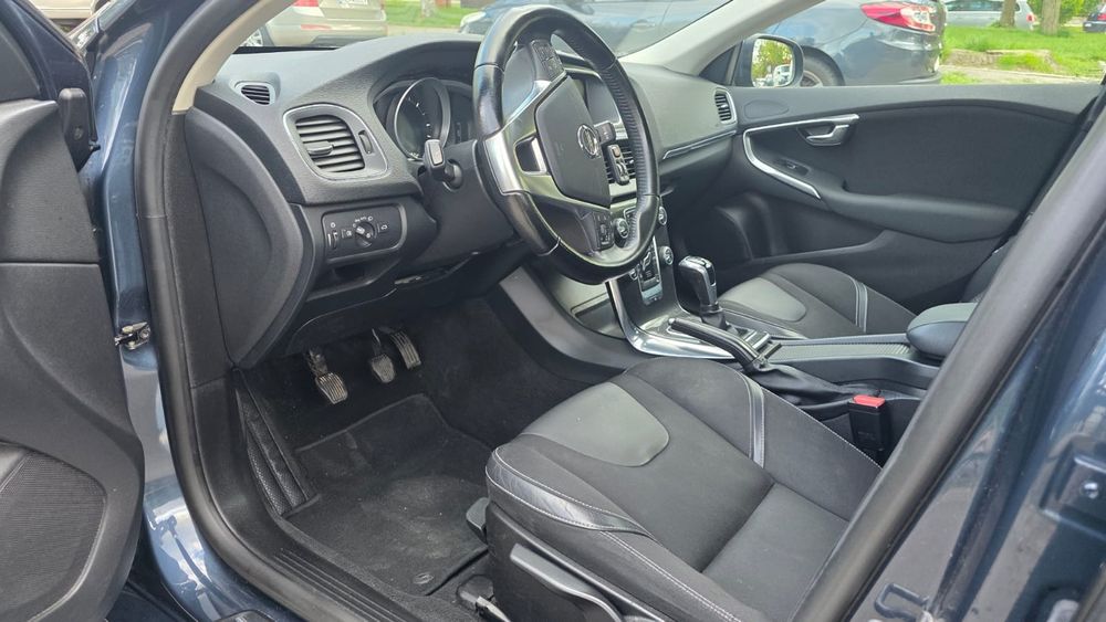 Volvo V40 2.0 D2 * An 2017* Euro 6 * Cutie Manuala