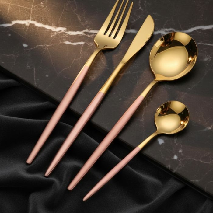 Комплект прибори за хранене от 24 части с луксозен дизайн и магнитна к