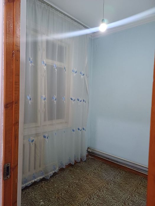 Продаётся квартира на Чиланзаре 15 с большим болконом 2 комнатная