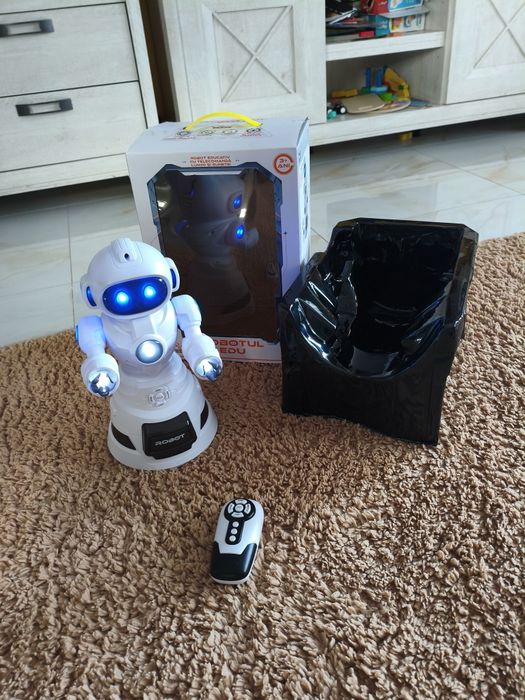 Robot inteligent Edu cu telecomanda
