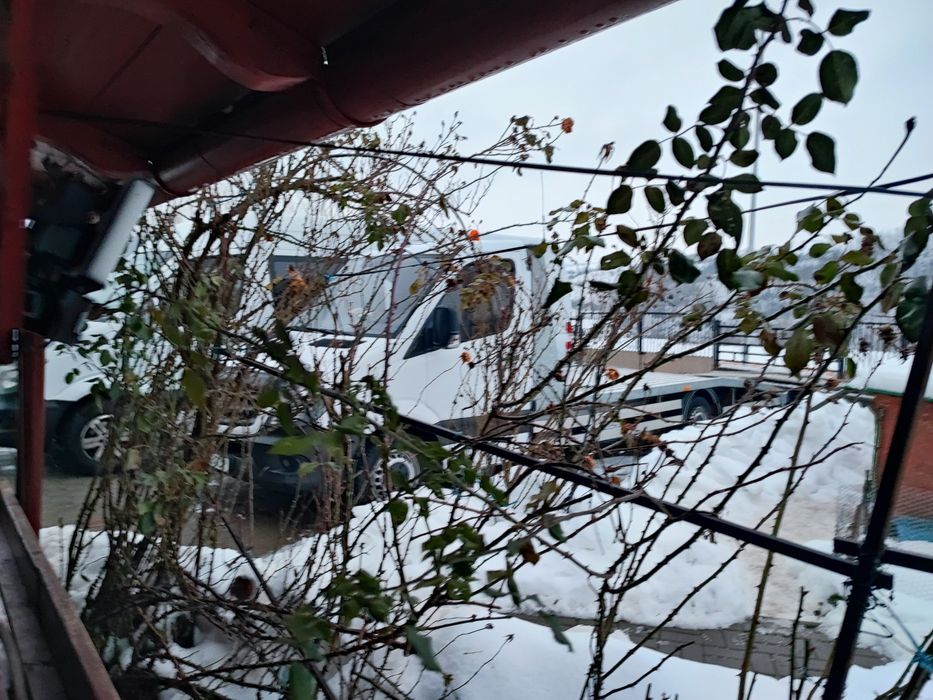 Vând platformă auto platforma și o dubă ce se vede în poză