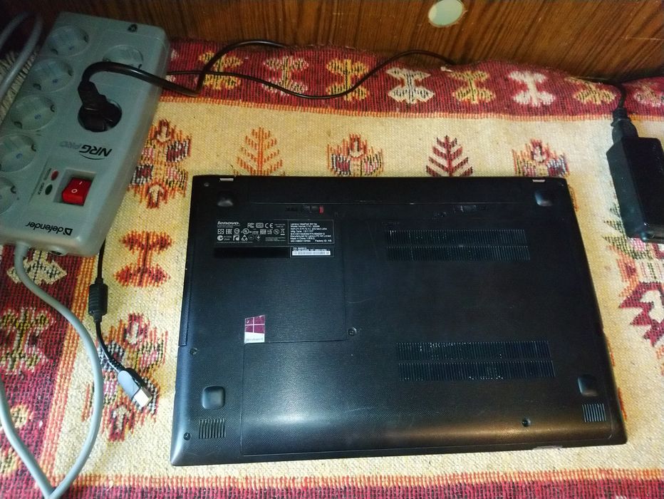 Lenovo ideapad intel Core i3 /4010U/NVidia GT720M 2Gb