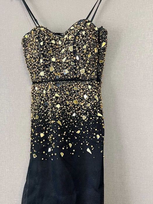 Вечернее платье на любой праздник