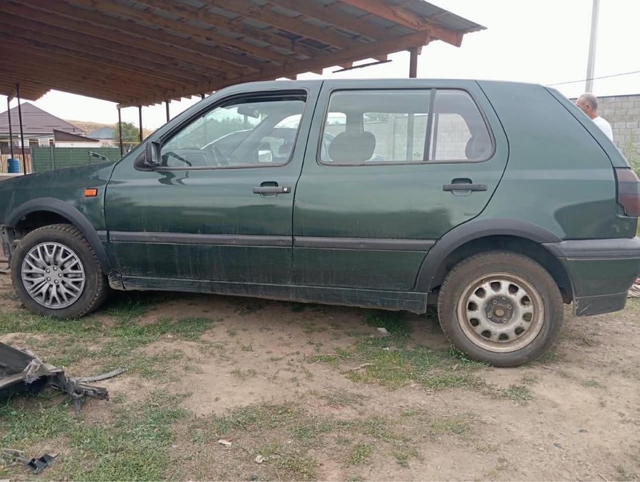 Гольф 1995 в аваринном состояние