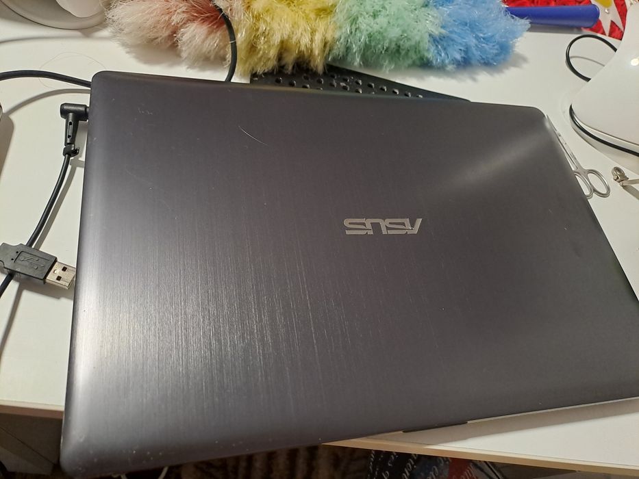 Asus R553L i7 cu ssd 256Gb