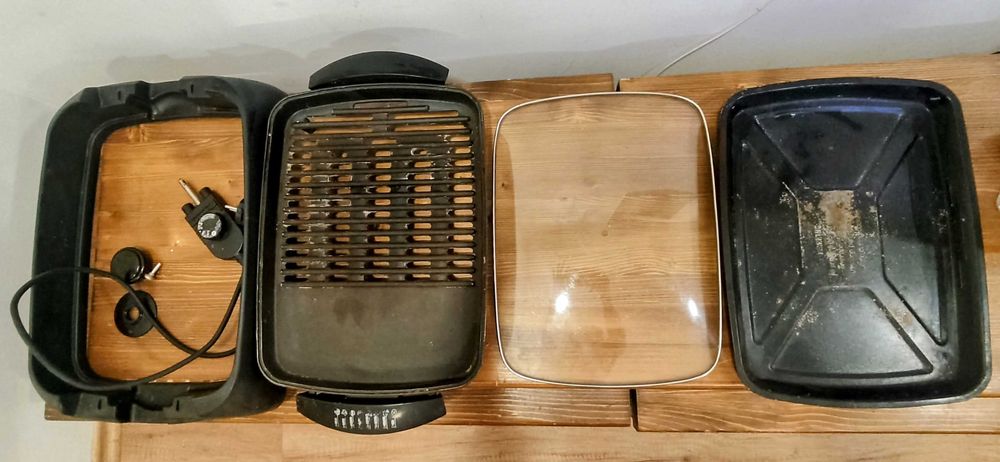 Електрическа скара Rohnson 2000w с незалепващо покритие.