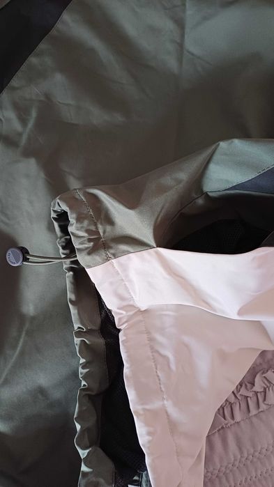 Дамско туристическо яке Bershka