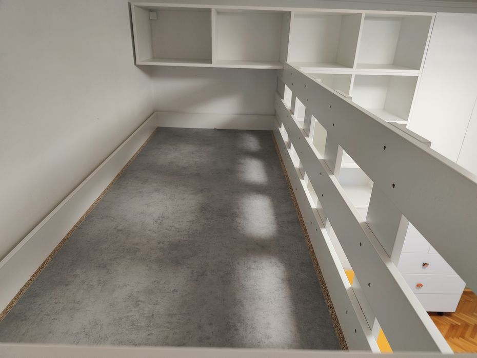 Vand mobila facuta la comanda dormitor copii