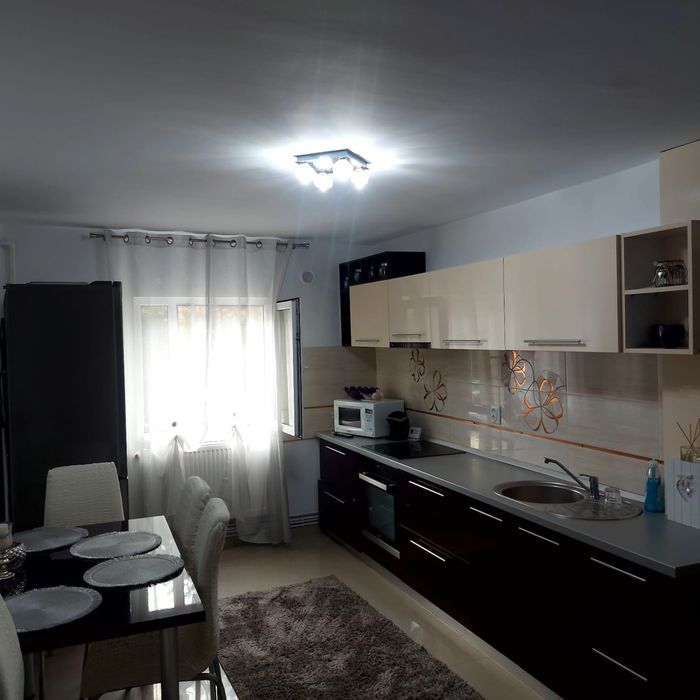 Apartament cu 3 camere+1camera dresing