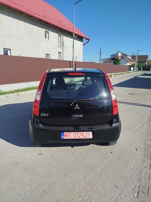 Mitsubishi colt
