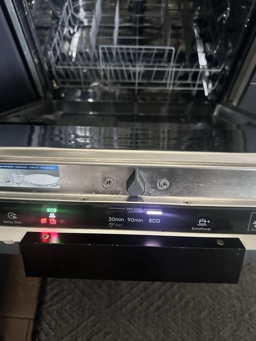 Посудомоечная машина Electrolux