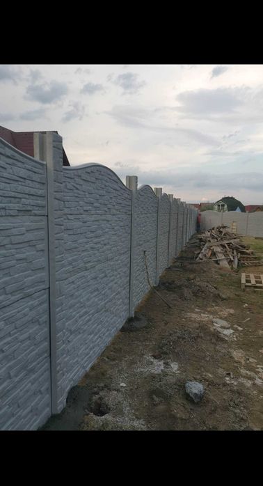 Gard  beton plăci și stâlp Baraolt