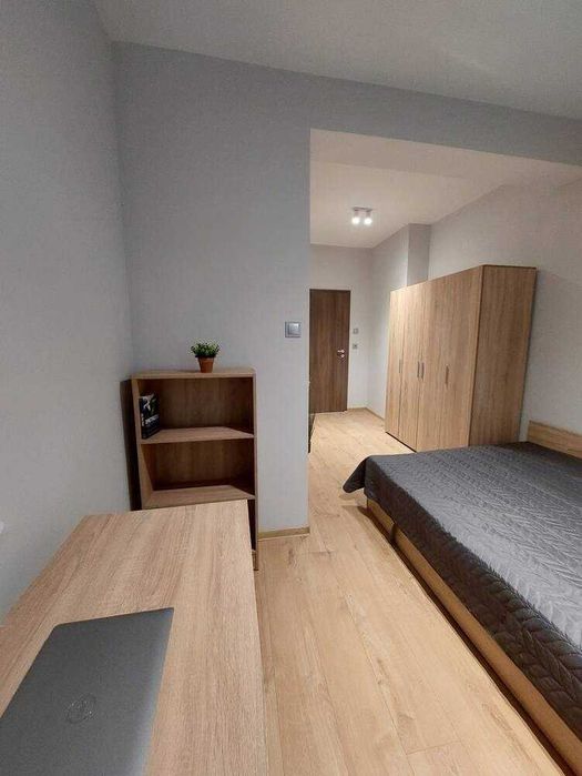 Дава се под наем Тристаен апартамент в София, Лозенец - 82 кв.м за 648.21 € - Снимка #2