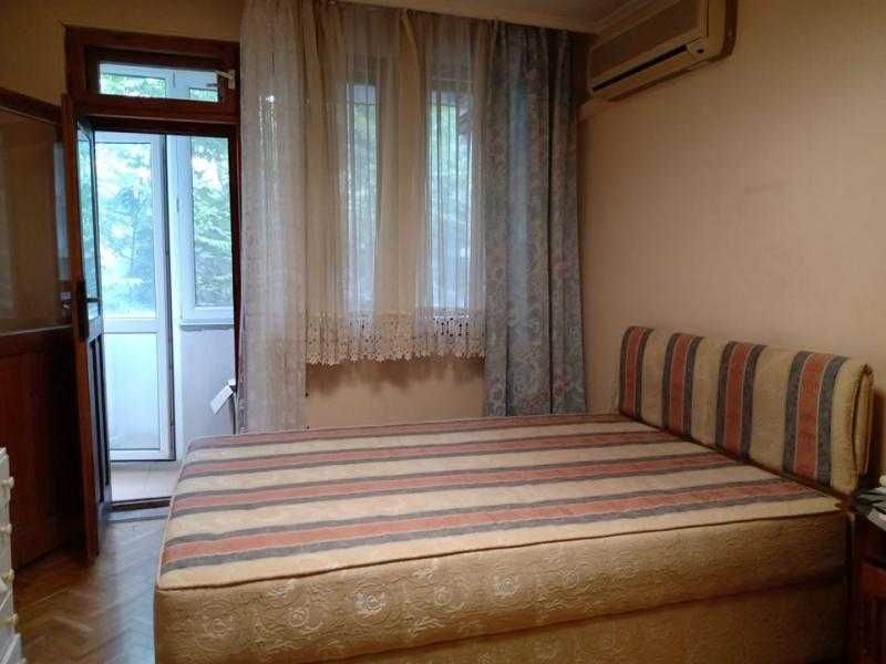 Дава се под наем Двустаен апартамент в Бургас, Център - 65 кв.м за 408 € - Снимка #4