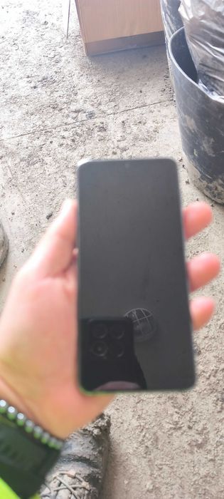 Продавам samsung S21
