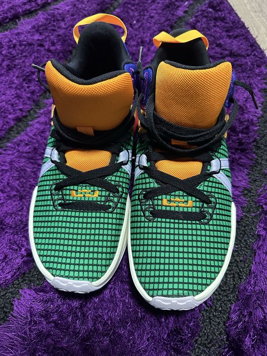 Nike Lebron James nr 42,5