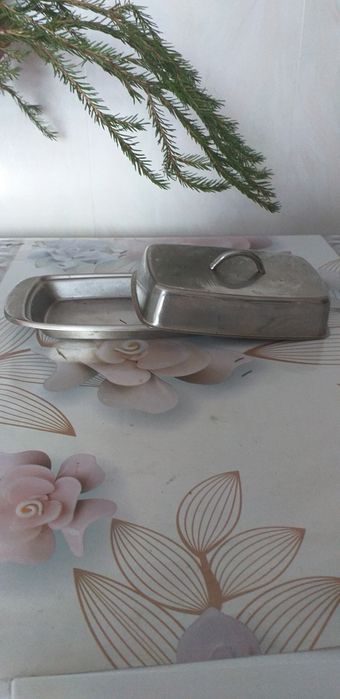 Продаю металлическую масленку