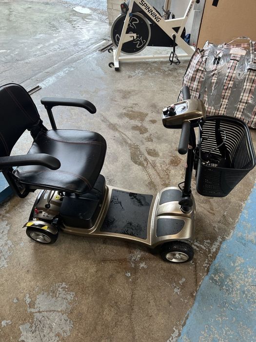 Електрическа количка за трудно подвижни хора