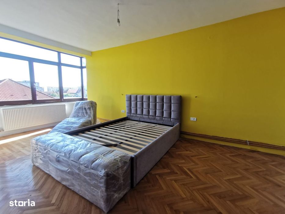 Apartament spatios 136 mp utili cu garaj ,terasă , balcon si boxa.