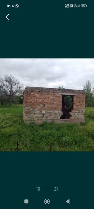 Участок с недостроенным домом