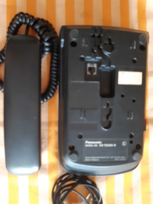 Продавам стационарен телефон Панасоник