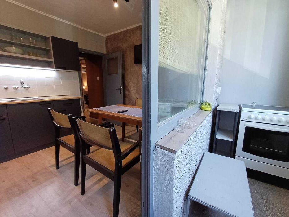 Дава се под наем Двустаен апартамент в Бургас, Славейков - 65 кв.м за 407.49 € - Снимка #2