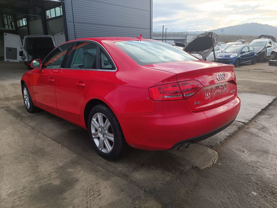 Dezmembram Audi A4 B8, an 2008, motor 2.0 tdi, tip motor CAGA