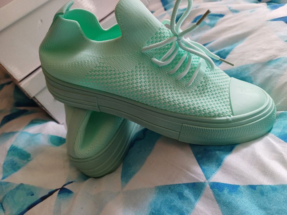 Летни спортни унисекс обувки