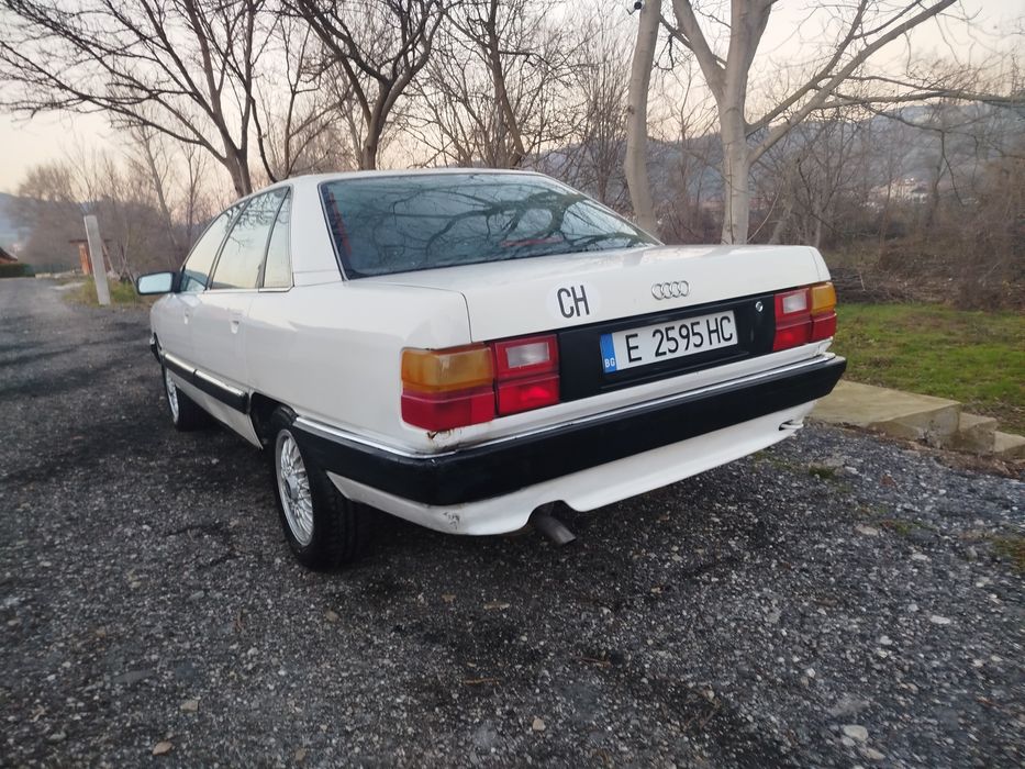 Продавам Audi 100 2.2 i 1990г