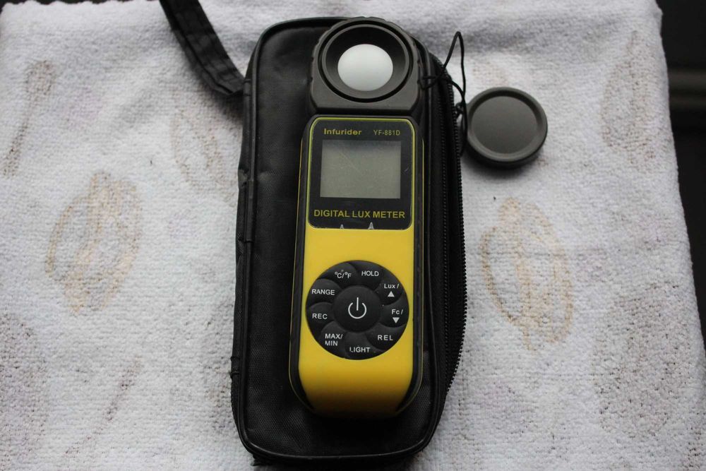 Luxmetru digital masurarea luminii si a temperaturii