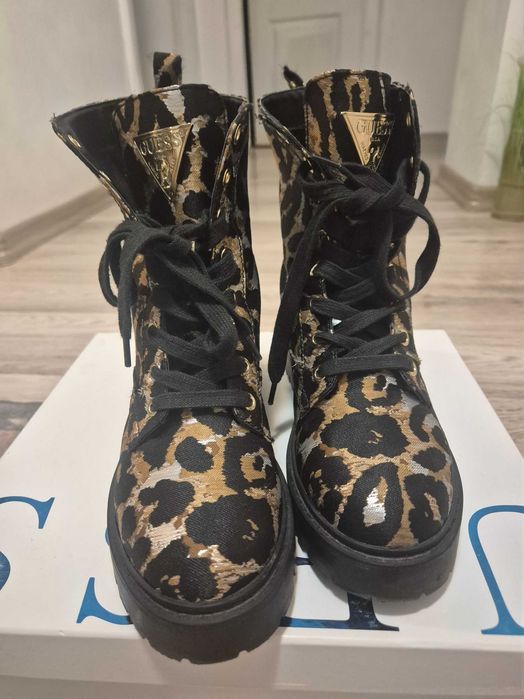 Ghete dama Guess marimea 37 stare impecabila