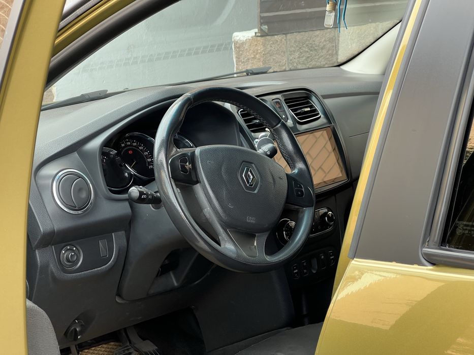 Рено сандеро stepway 2015
