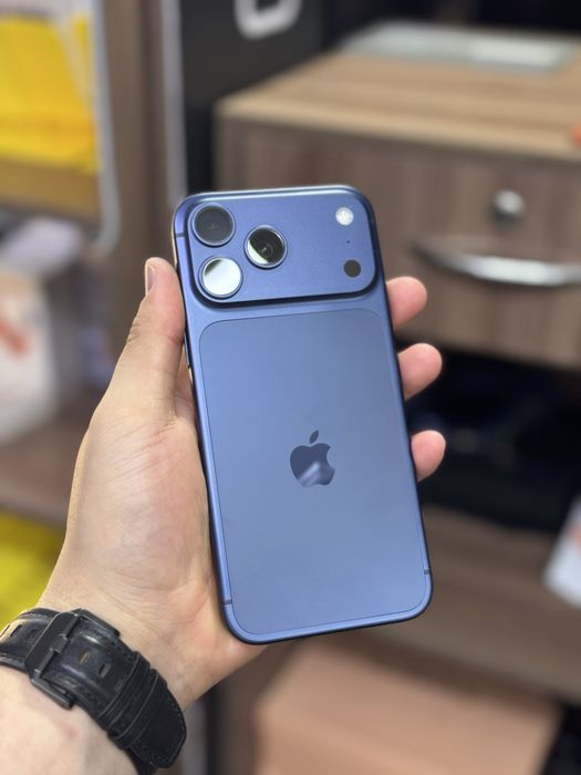 iPhone 17 Pro Max / 256Gb / EAC / как новый